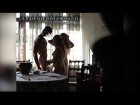 ❤️ Sexveninder inviterer en kæmpe mand og en trekant med ham ❤️❌ Fucking video at da.porn33.top